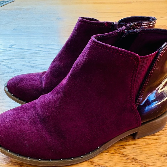 Girls Purple/Burgany Booties Size 13 with Zipper Lovely and Cute - Picture 1 of 6